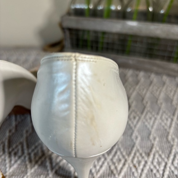 Stuart Weitzman Pearly white and pastel leather on lace. Size 8.5 AA - Picture 10 of 14